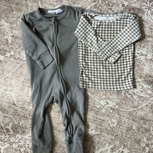 6-12mos Bundle | Jamie Kay Sleeper and Grey Shirt Bundle - Picture 1 of 3
